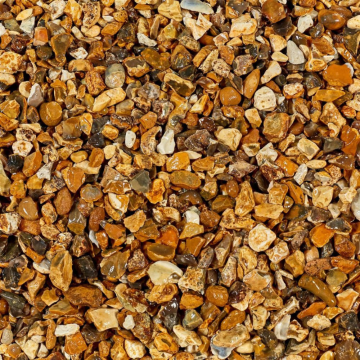 Close-up of 20mm gold flint gravel showcasing natural golden and amber tones